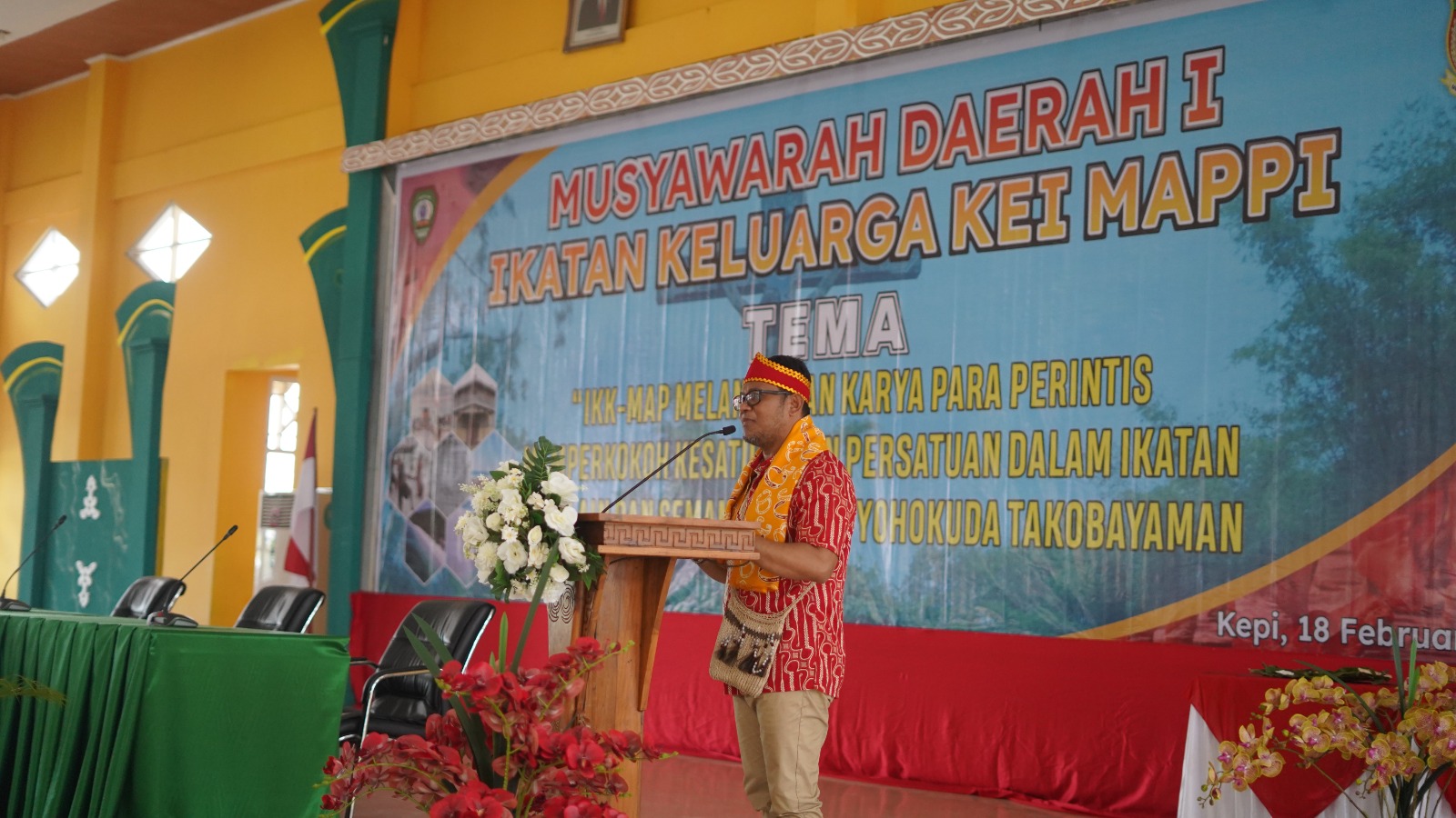 Penjabat Bupati Mappi, Michael R. Gomar saat membuka kegiatan Musda ke-1 Ikatan Keluarga Kei di Mappi. Foto: Humas Pemkab Mappi